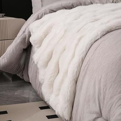 HORIMOTE HOME Luxury Plush Faux Fur Throw Blanket, Long Pile Brown with  Black Tipped Blanket, Super Warm, Fuzzy, Elegant, Fluffy Decoration Blanket