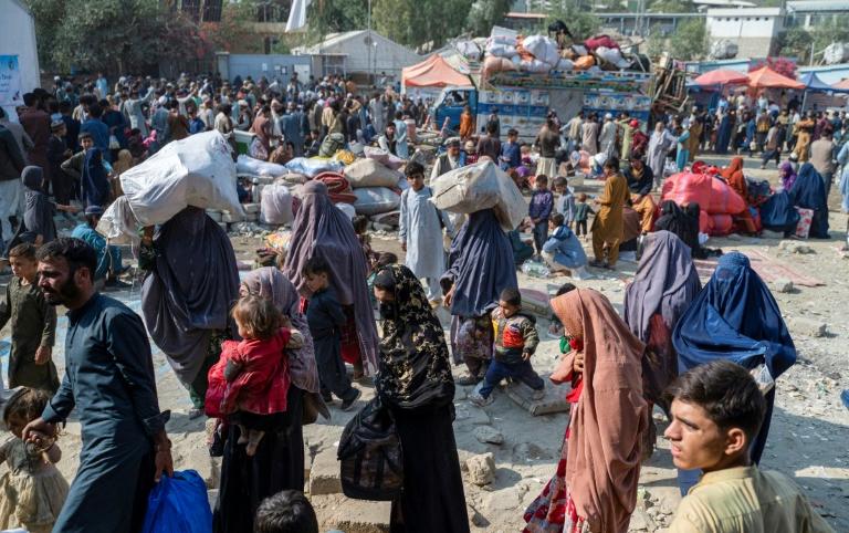 巴基斯坦驅逐無證阿富汗人 邊境隊伍綿延7公里急離境