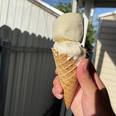 This Old Time Ice Cream Scoop Makes Cylinders, Not Spheres