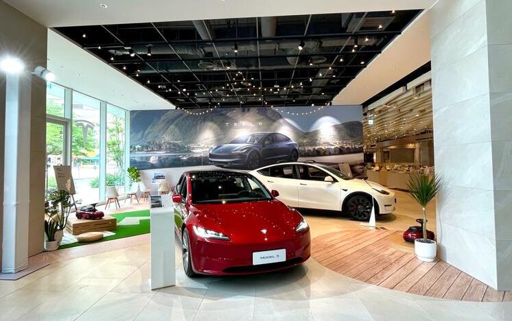 Model 3 煥新版現場展出，特斯拉限時三週快閃進駐 NOKE 忠泰樂生活