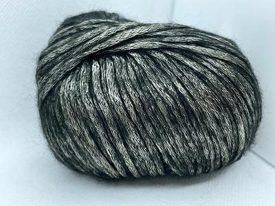 Chunky Blanket Yarn for Knitting 437 yd. 28 oz. (800 g