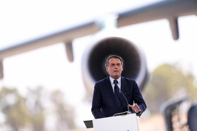 ANÁPOLIS, GO, 04.09.2019 – JAIR-BOLSONARO-DF: O presidente Jair Bolsonaro participa de cerimônia de recebimento da aeronave cargueiro KC-390 da Embraer, pela Força Aérea Brasileira (FAB), na Base Aérea de Anápolis (GO), na tarde desta quarta-feira (4). (Foto: Pedro Ladeira/Folhapress)