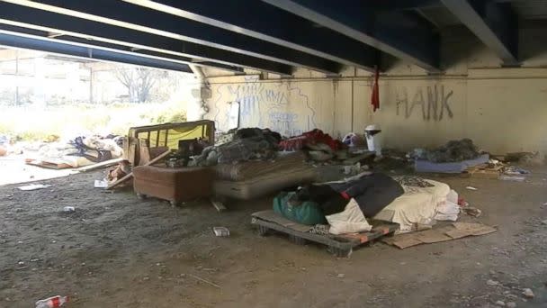 PHOTO: This photo depicts the underbelly of the I-95 exit ramp near Philadelphia, where Johnny Bobbitt and his friends slept (ABC News)