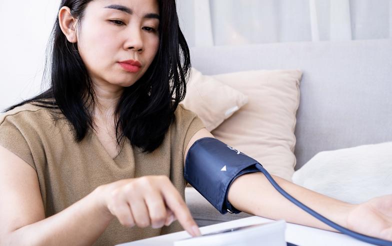 不靠藥也能穩血壓！營養師點名3種天然食材　吃對方式效果更好