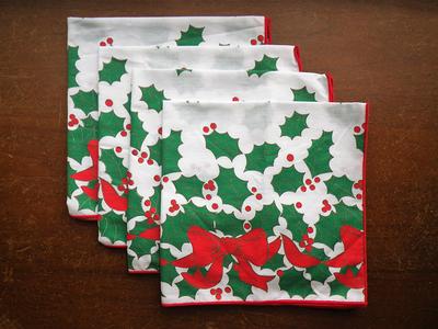 Vintage Merry Christmas Cloth Napkins - Set of 4 Christmas napkins