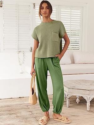 Sustainable & elegant knitted loungewear sets for women