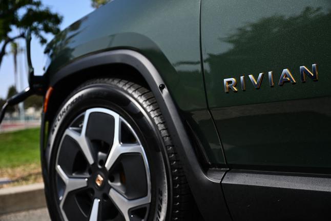 https://hk.news.yahoo.com/apple-rivian-partnership-rumor-063236267.html