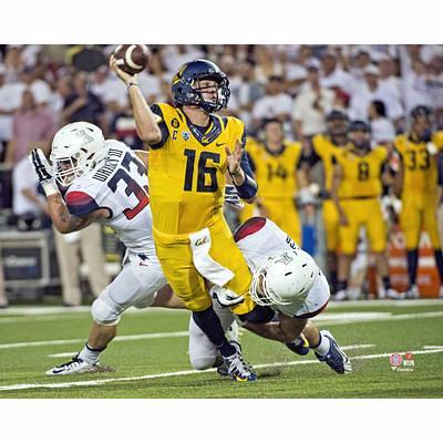 Jared Goff Detroit Lions Unsigned Throwing Vertical Photograph