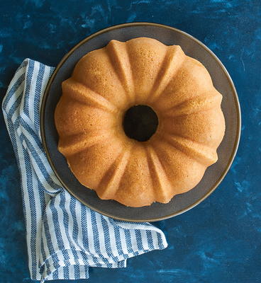 Nordic Ware Nonstick Aluminum Proform Bundt Pan, 11.8 x 10.4 x