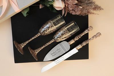 Engraved Pair of Champagne Flutes for Wedding & Anniversary | Custom Image | Gift