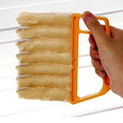 Windshield Cleaner With Microfiber Cloth, Handle And Pivoting Head