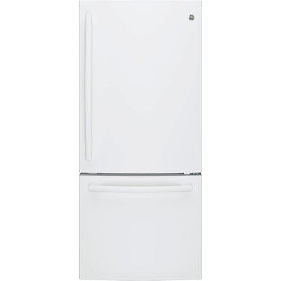 Magic Chef MCR16CHW 1.6-Cu. ft. Retro Mini Fridge with Manual Defrost, White