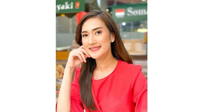 6 Potret Terbaru Amanda Nurani Penjual Tahu Cantik Viral 