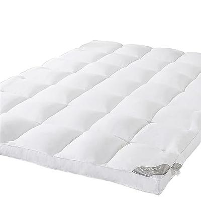 Down Alternative Mattress Topper Size Queen by Brooklinen