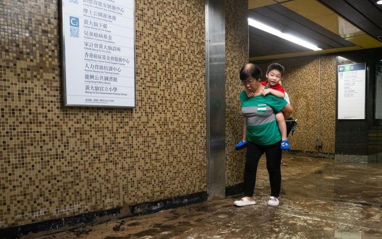 暴雨與極端天氣：香港遭遇世紀大暴雨，政府預警受質疑