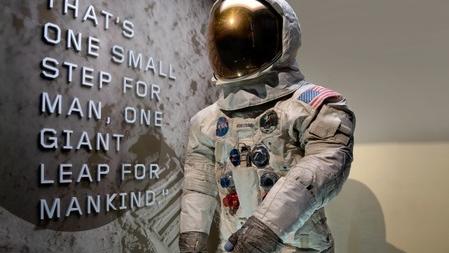 登月50週年 阿姆斯壯太空衣13年來首度展示