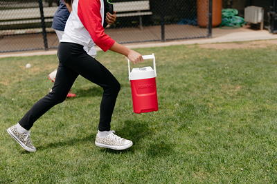 Igloo 2- Gallon Sport Beverage Jug with Hooks- Red 