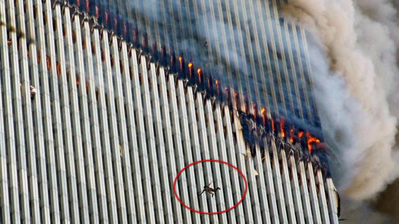 拍下911恐攻罹難者跳樓瞬間遭抨擊　美攝影師「記錄他活著的最後一刻」