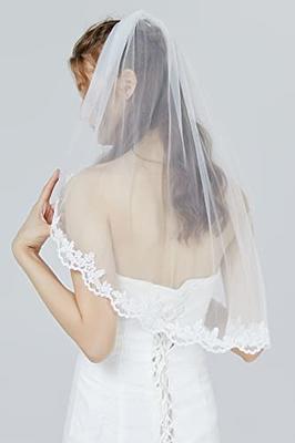 Medium Fingertip Length Wedding Veil 1 Layer Scallop Lace Bridal Veil Lace Wedding  Veil White Light Ivory Veil Short Veil With Clip / Comb 