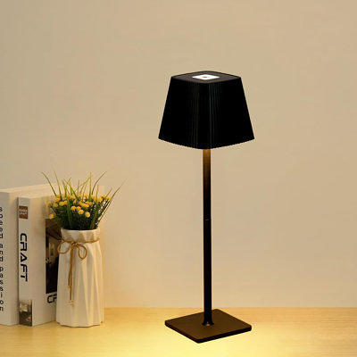 Cosmoliving By Cosmopolitan Contemporary Metal Table Lamp - Yahoo