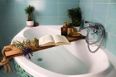 Clawfoot tub caddies enhance your relaxation time