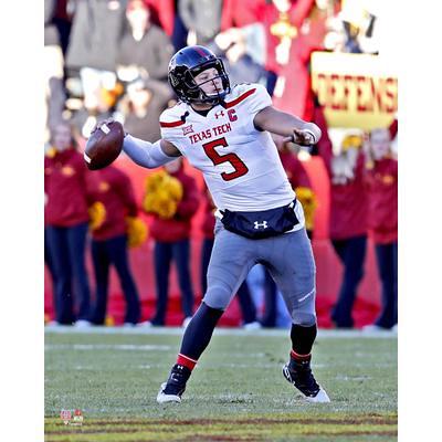 Patrick Mahomes Kansas City Chiefs Unsigned Super Bowl LIV Throwing  Photograph