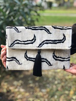 Guatemalan Hand Woven Leather Crossbody Bag - Worthy Village - A nonprofit  organization whose mission is to build pathways out of poverty for women  and children in Guatemala by providing economic opportunity,