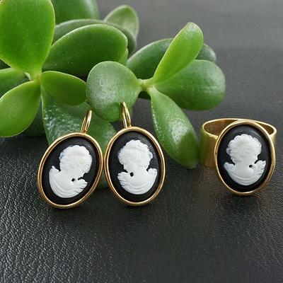 Green Lady Cameo Ring