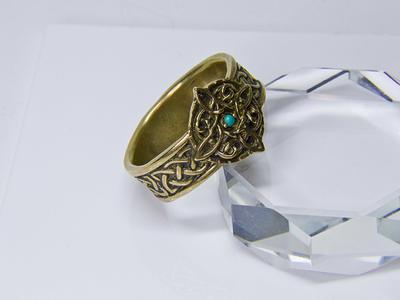 dies this ring have any other uses? I put it on and all it does is take off  my armor : r/skyrim