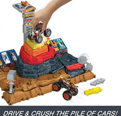 Hot Wheels Monster Trucks 5-Alarm Big Air Breakout Smash the Tower