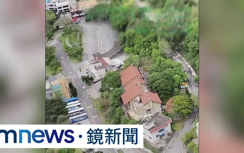 大量落石阻斷台8線　黑鷹馳援救出受困民眾｜#鏡新聞