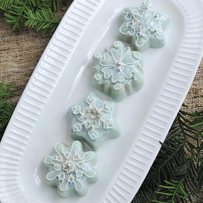 Nordic Ware Cast Aluminum Snowflake Pan