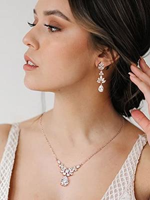 Delicate rose gold backdrop necklace - PEYTON– Treasures by Agnes