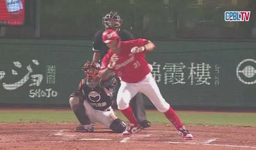 味全林智勝三壘安打 靠隊友安打回本壘得分