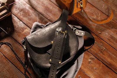 Small Everyday Leather Shoulder Bag