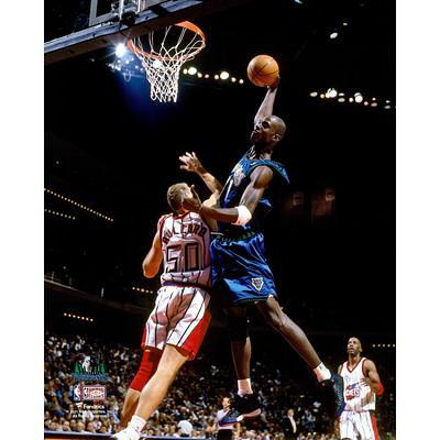 Penny Hardaway Orlando Magic Unsigned Hardwood Classics Rookie Season Two-Handed Pass Photograph