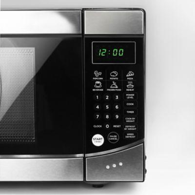 Commercial Chef CHM660B Countertop Microwave Oven, 0.6 Cu. ft, Black