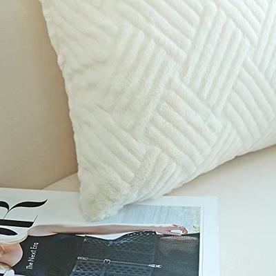 MIULEE Pack of 2 Decorative New Luxury Series Style Cream White Faux Fur  Throw Pillow Covers Super Soft Wool Pillow Cases Cushion Covers for  Christmas