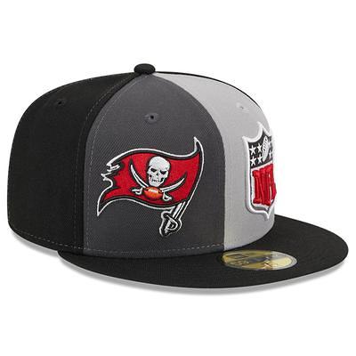 Women's New Era White Tampa Bay Buccaneers 2023 Sideline Cuffed Knit Hat  with Pom