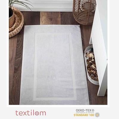 Color&Geometry White Bathroom Rugs - Upgrade Your Bathroom with Soft Plush  White Microfiber Bath Mat - Non Slip, Absorbent, Washable, Quick Dry