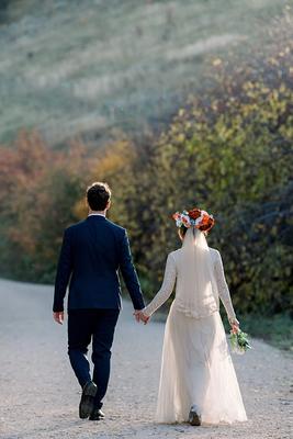 Romantic Pearl Bridal Veil from Apollo Box