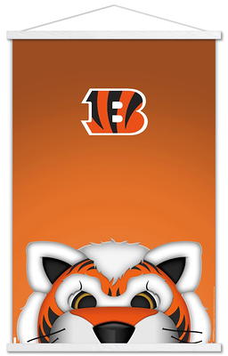 NFL Cincinnati Bengals - Helmet 16 Wall Poster with Wooden Magnetic Frame,  22.375 x 34 