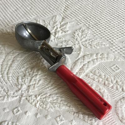 Vintage Ice Cream Scoop. Scoop Master With Thumb Scraper Control. Red Hard  Plastic Handle Ridges. Releases Cream - Yahoo Shopping