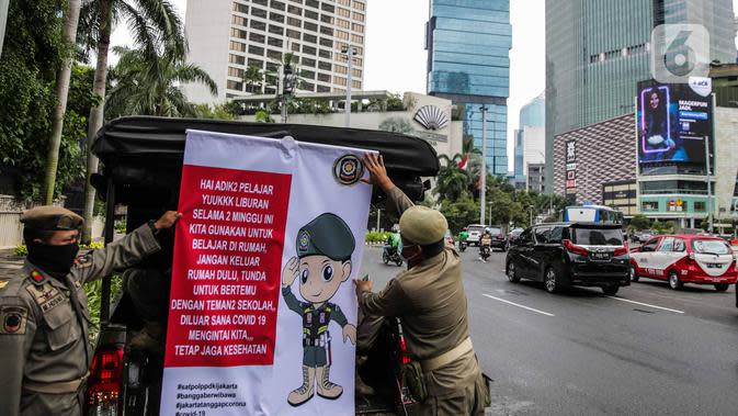 FOTO Tangkal Corona  Satpol PP Sosialisasikan PHBS Keliling