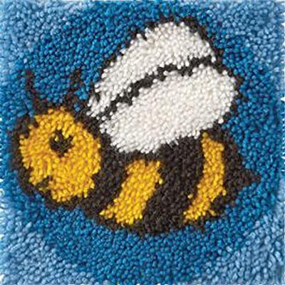 LATCH HOOK RUG KIT - 30 x 30 cm~SMALL~ IN CHINA~ PENGUIN 