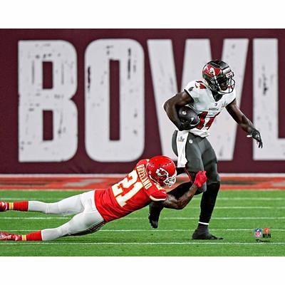 Tom Brady Tampa Bay Buccaneers Fanatics Authentic Deluxe Framed Autographed  16 x 20 Super Bowl LV Champions Super Bowl LV Action Photograph