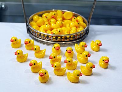 AWEELON100 Pcs Christmas Tiny Ducks Mini Resin Ducks Tiny Ducks (A