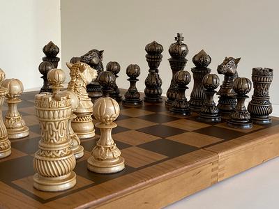 Source Wood chess game set luxury gold chess set decorative