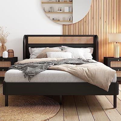 Modern Queen Bedroom Set with 2 Nightstands Solid Wood Platform