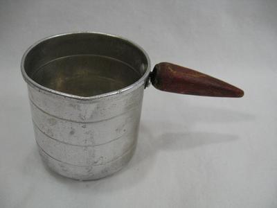 Vintage Aluminum 1 Cup Measuring Cup With Red Wood Handle - Yahoo Shopping